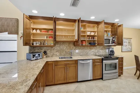 21 Eastgate Drive Boynton Beach FL 33436