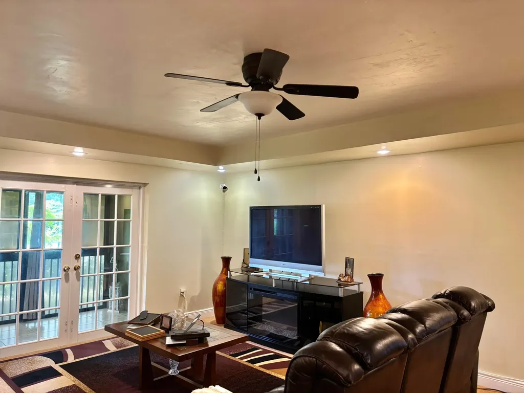 8600 NW 34th Place Sunrise FL 33351