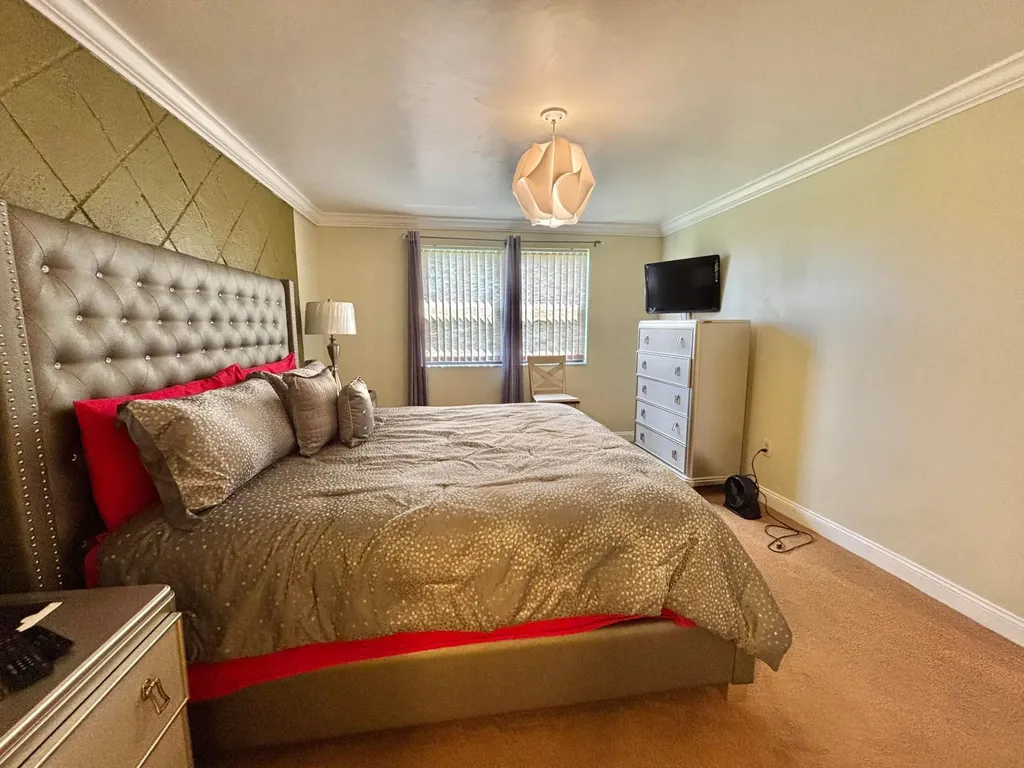 8600 NW 34th Place Sunrise FL 33351
