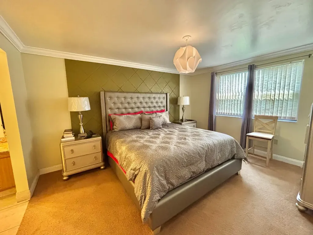 8600 NW 34th Place Sunrise FL 33351
