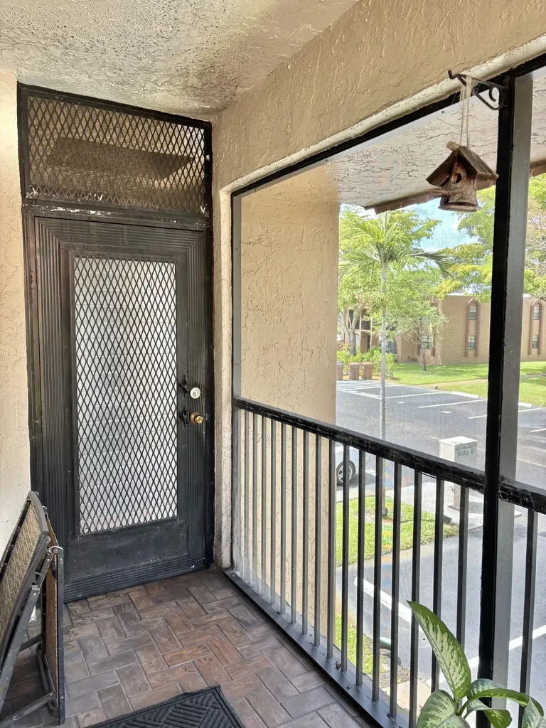 8600 NW 34th Place Sunrise FL 33351