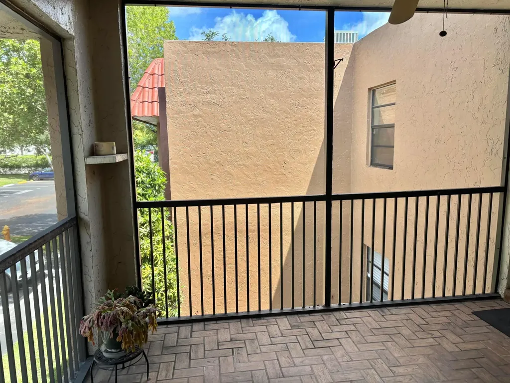 8600 NW 34th Place Sunrise FL 33351