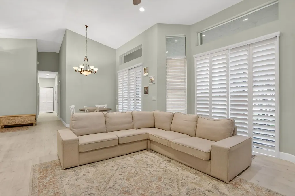 5817 NW 120th Avenue Coral Springs FL 33076