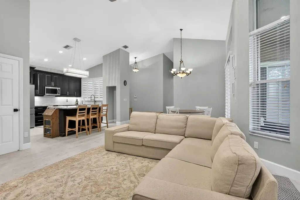 5817 NW 120th Avenue Coral Springs FL 33076