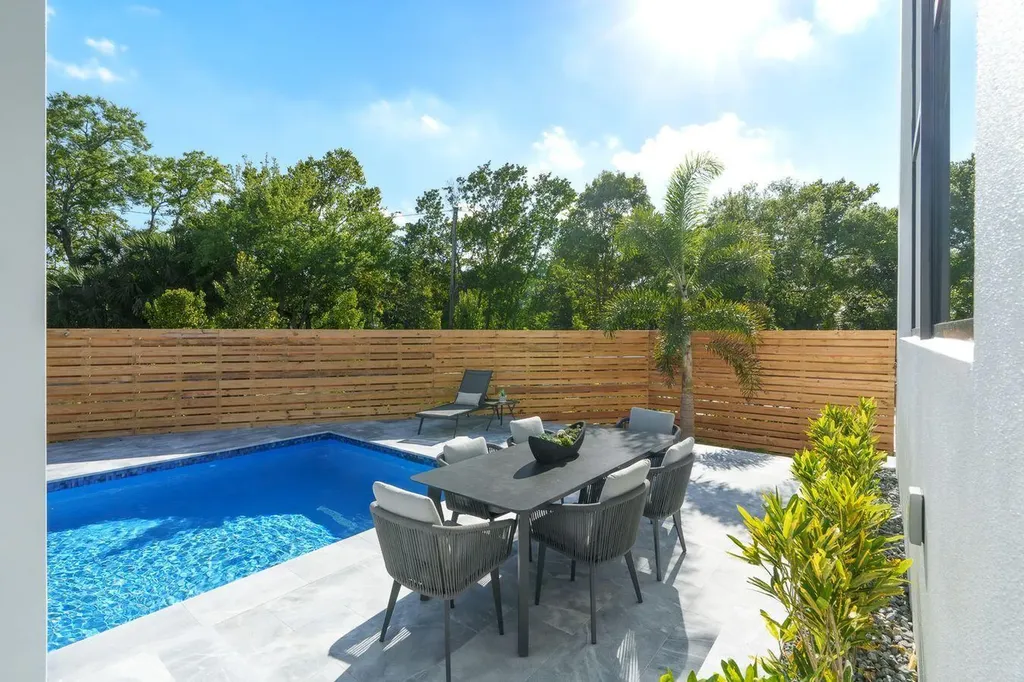 719 SW 11th Street Fort Lauderdale FL 33315
