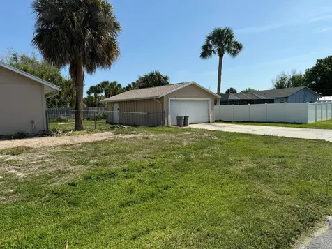 5014 Palm Drive Fort Pierce FL 34982