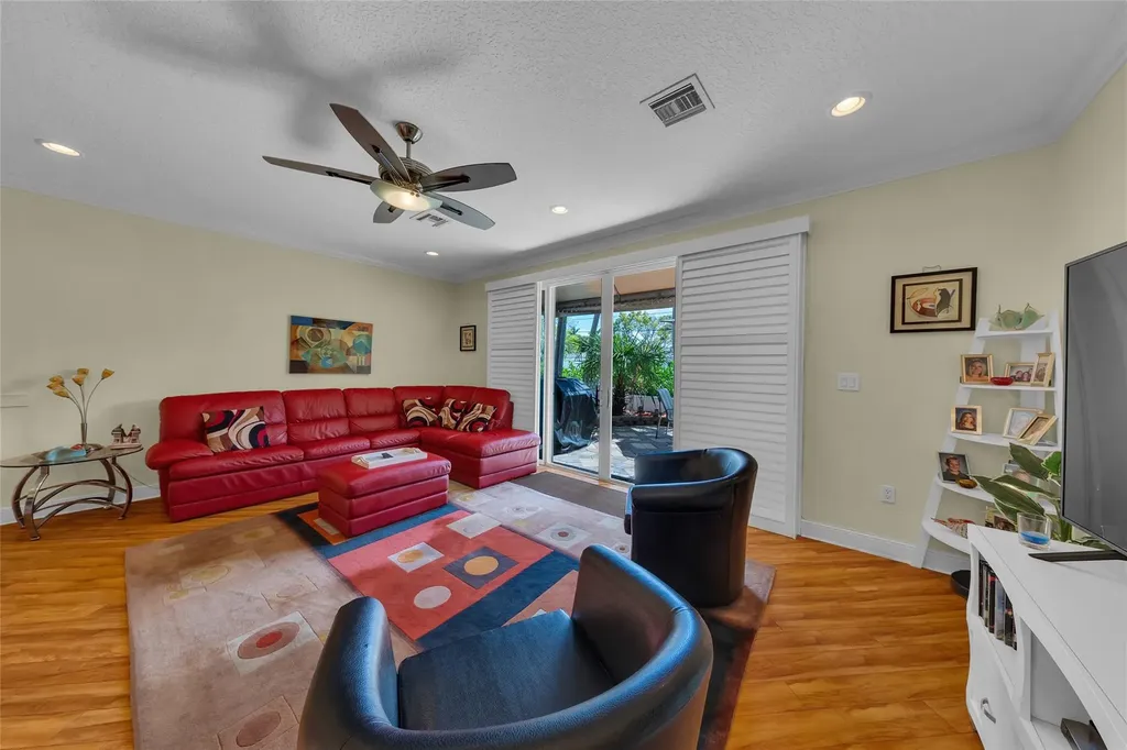 1327 SE 3rd Avenue Pompano Beach FL 33060