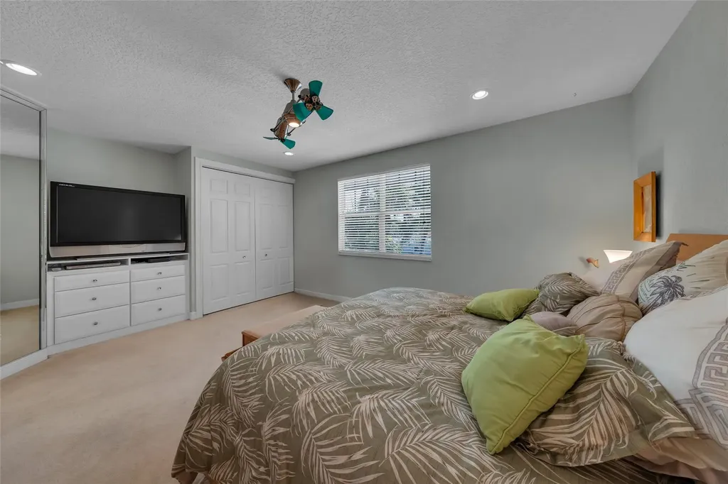 1327 SE 3rd Avenue Pompano Beach FL 33060