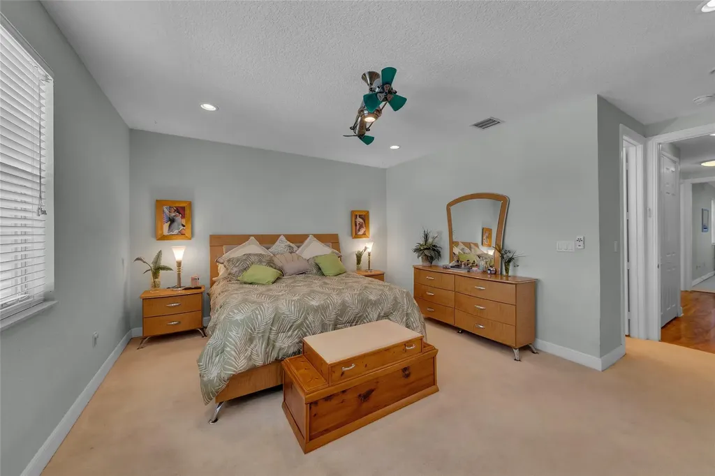 1327 SE 3rd Avenue Pompano Beach FL 33060