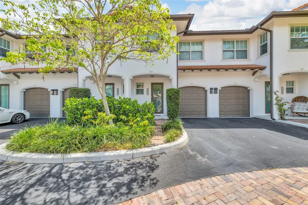 1327 SE 3rd Avenue Pompano Beach FL 33060