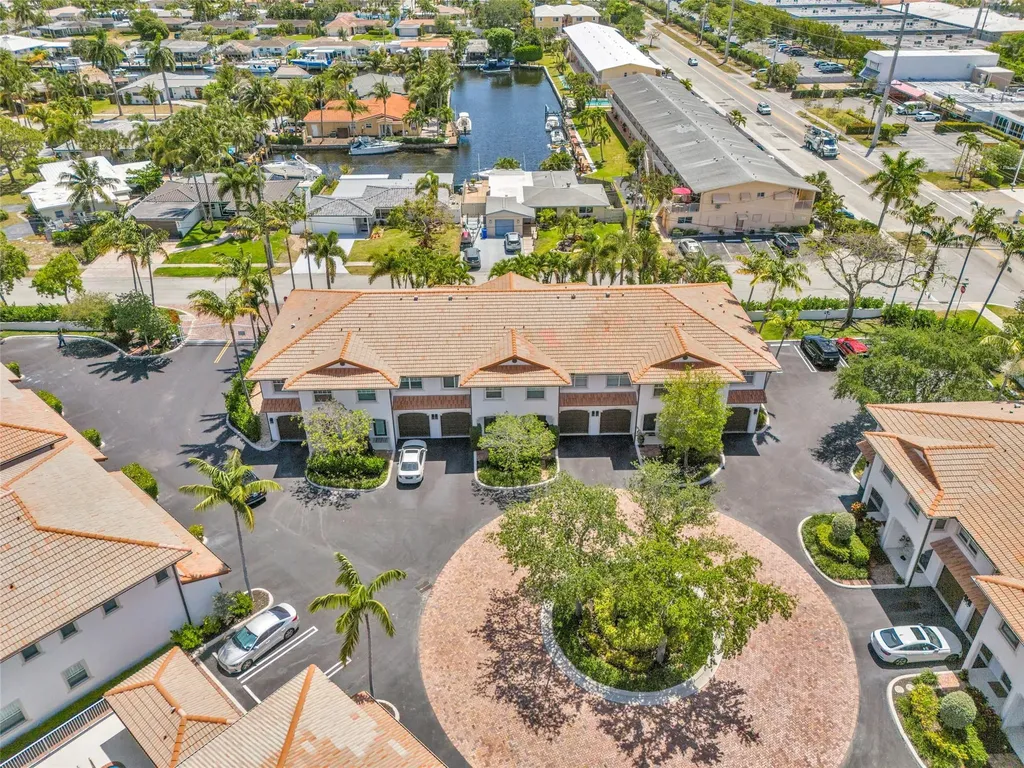 1327 SE 3rd Avenue Pompano Beach FL 33060