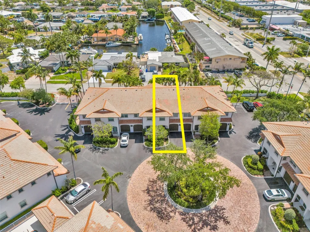 1327 SE 3rd Avenue Pompano Beach FL 33060