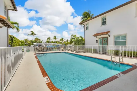 1327 SE 3rd Avenue Pompano Beach FL 33060