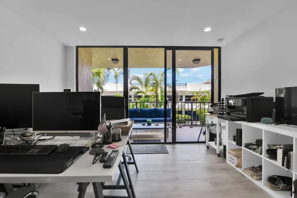 859 Jeffery Street Boca Raton FL 33487