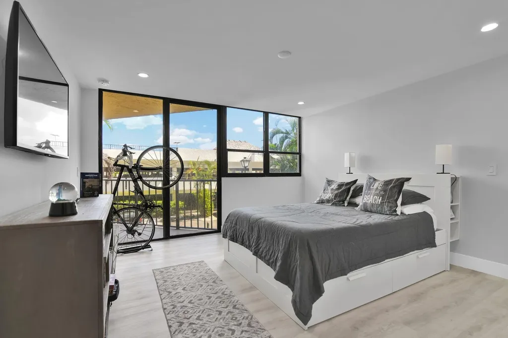 859 Jeffery Street Boca Raton FL 33487