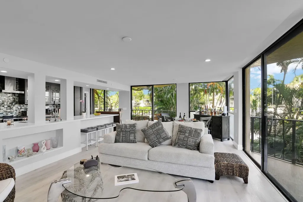 859 Jeffery Street Boca Raton FL 33487