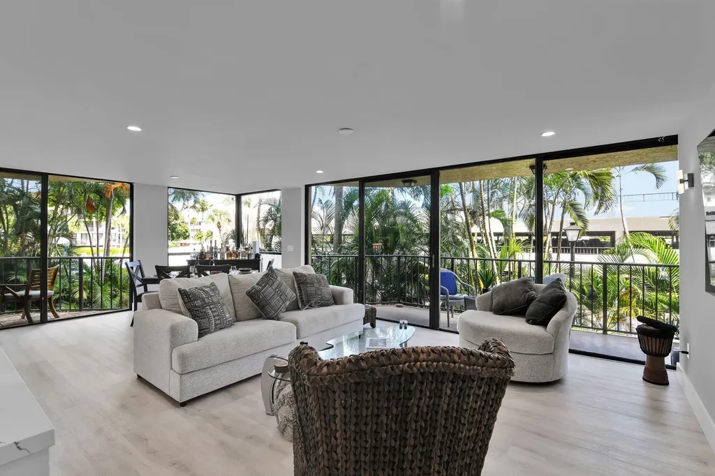 859 Jeffery Street Boca Raton FL 33487