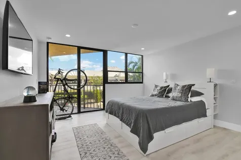 859 Jeffery Street Boca Raton FL 33487
