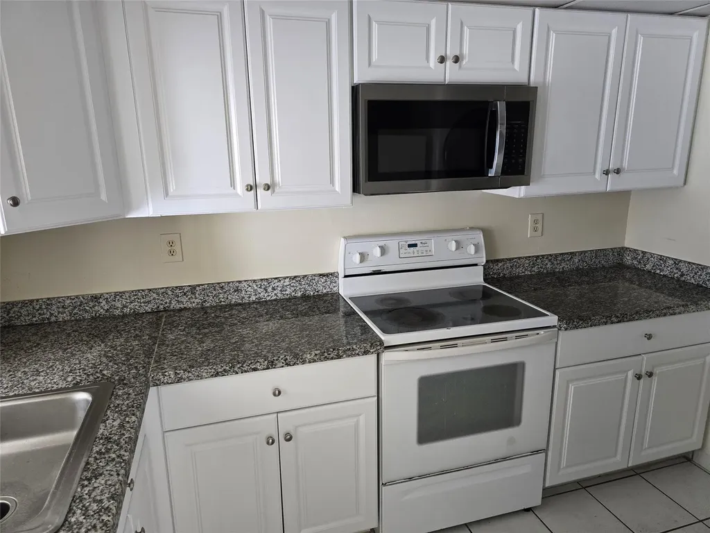 10050 Winding Lake Road Sunrise FL 33351