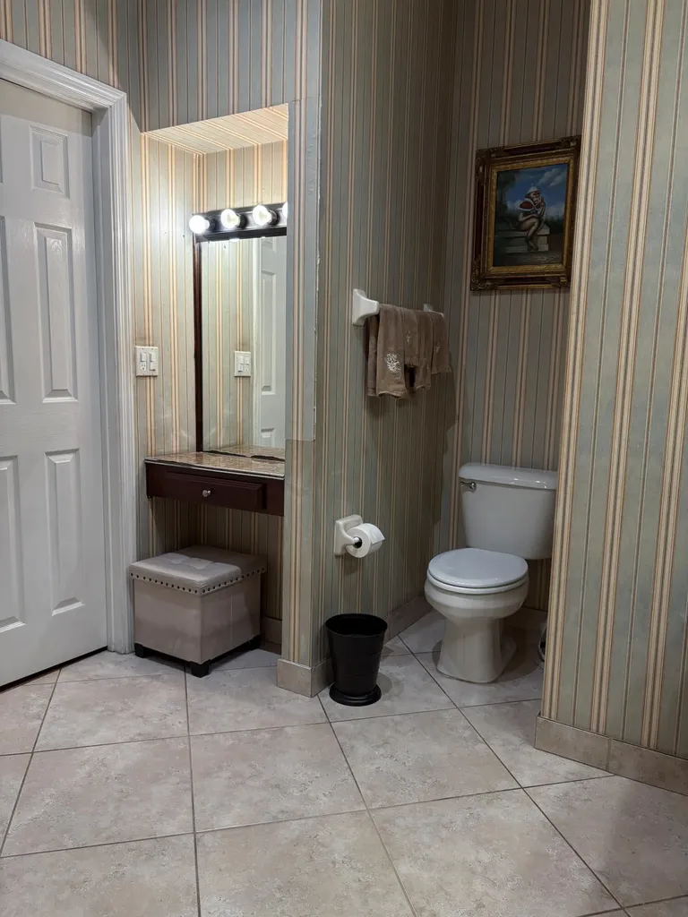 4991 Bonsai Circle Palm Beach Gardens FL 33418