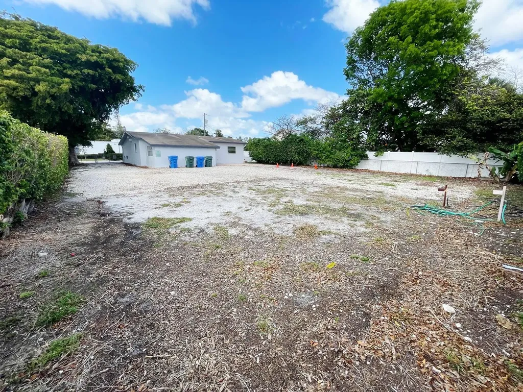 840 NW 33rd Street Oakland Park FL