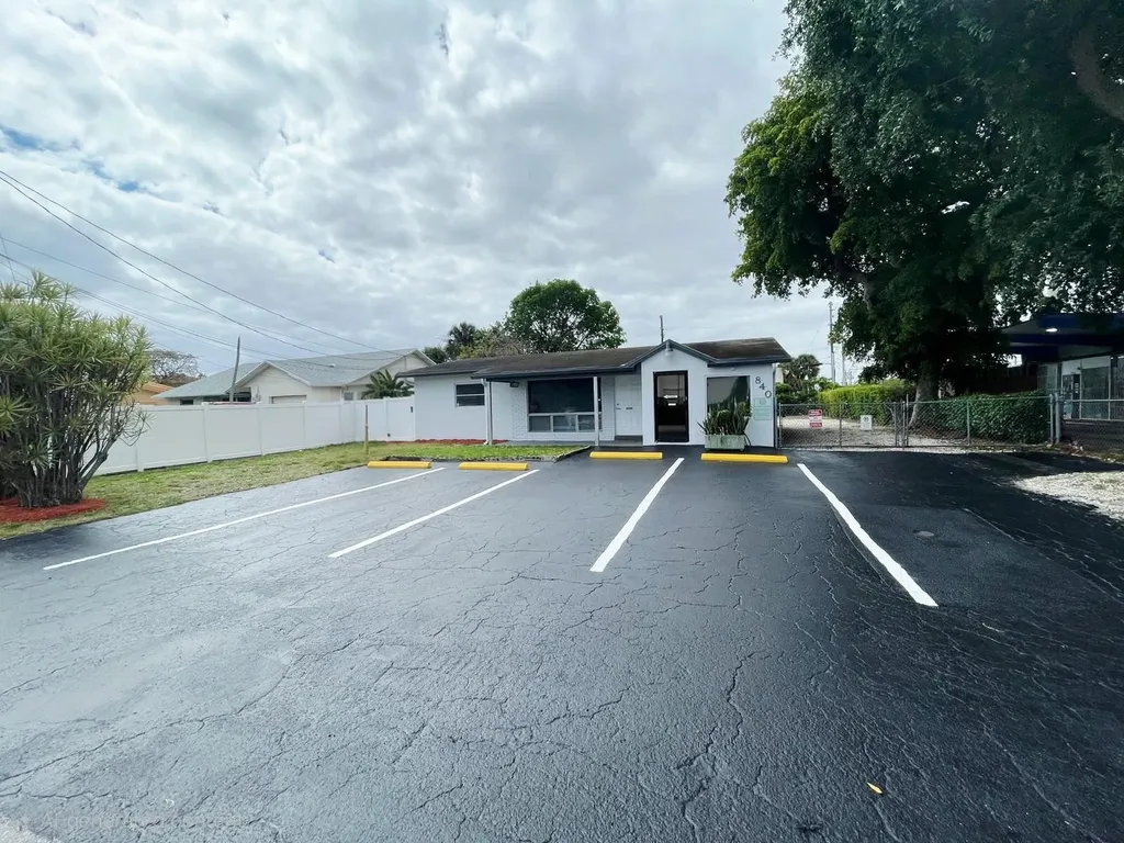 840 NW 33rd Street Oakland Park FL