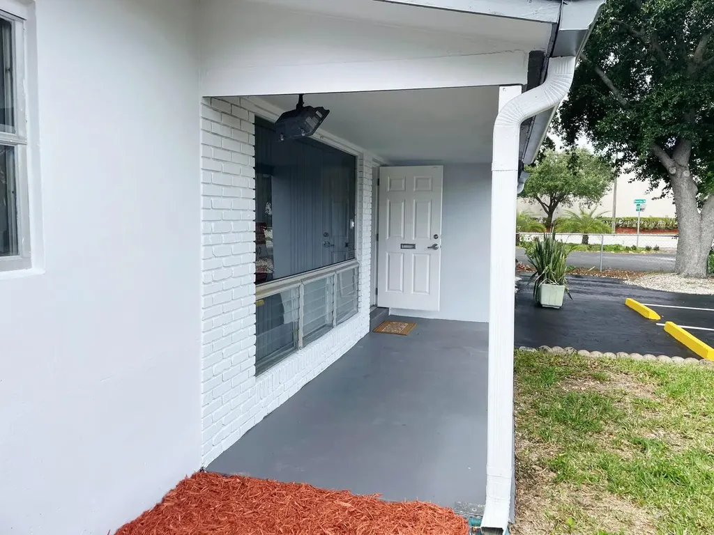 840 NW 33rd Street Oakland Park FL