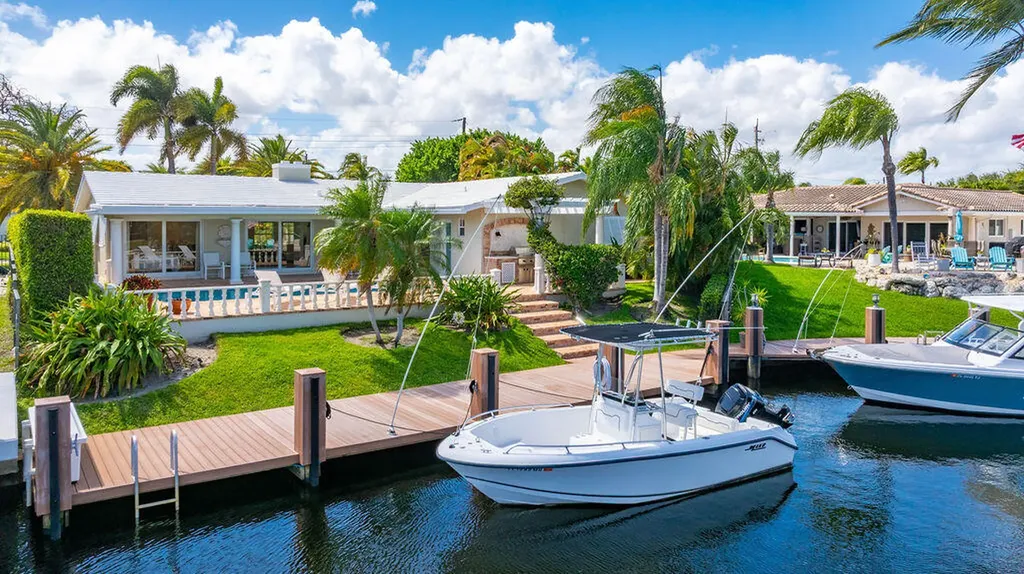 4450 NE 24th Terrace Lighthouse Point FL 33064