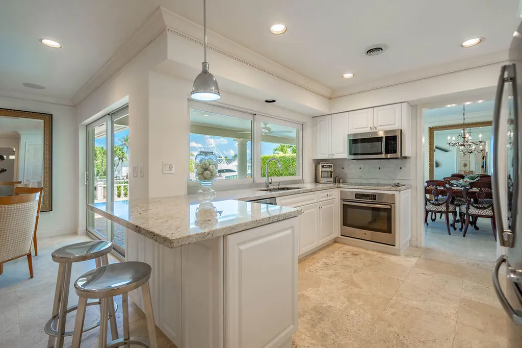 4450 NE 24th Terrace Lighthouse Point FL 33064