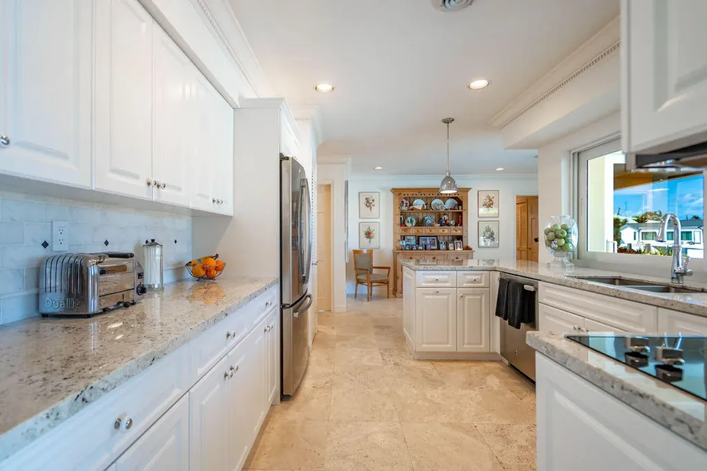 4450 NE 24th Terrace Lighthouse Point FL 33064