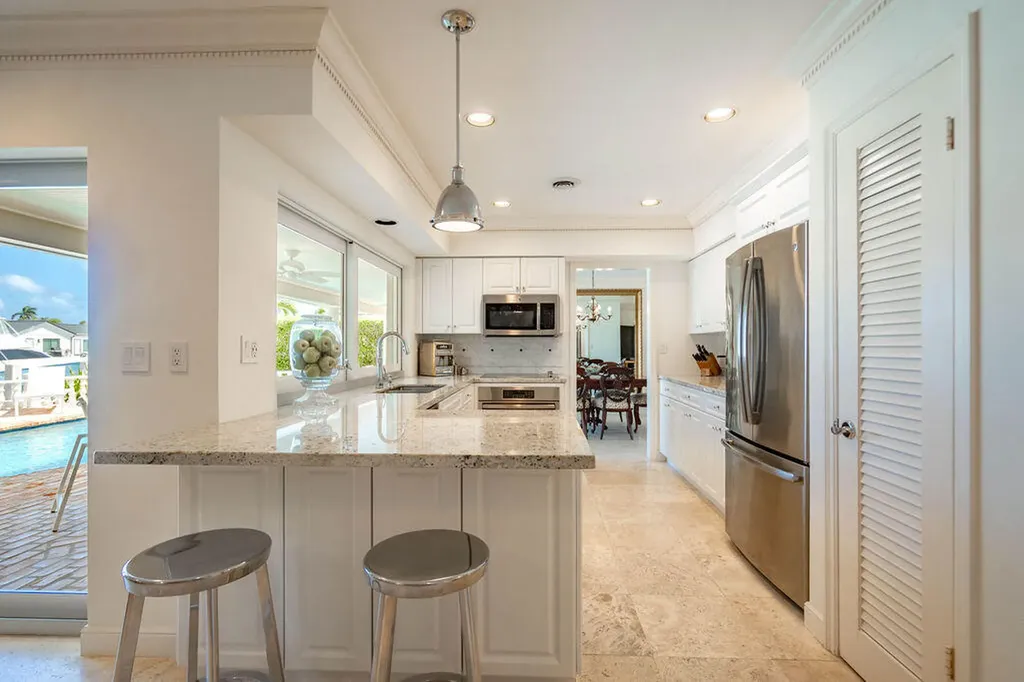 4450 NE 24th Terrace Lighthouse Point FL 33064
