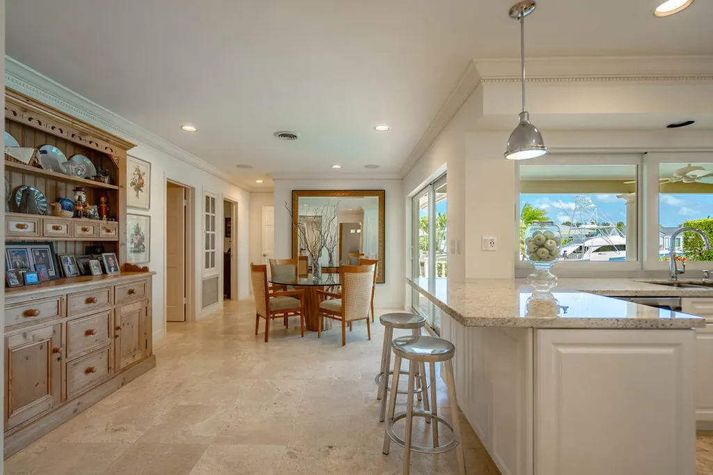 4450 NE 24th Terrace Lighthouse Point FL 33064