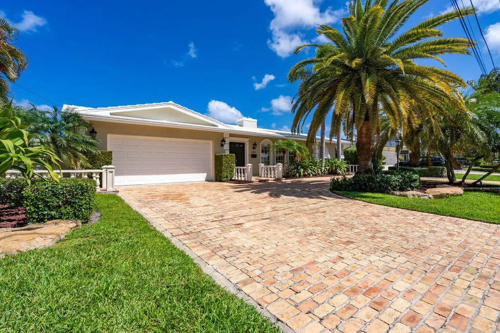 4450 NE 24th Terrace Lighthouse Point FL 33064