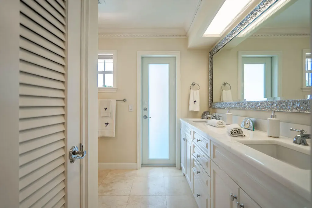 4450 NE 24th Terrace Lighthouse Point FL 33064