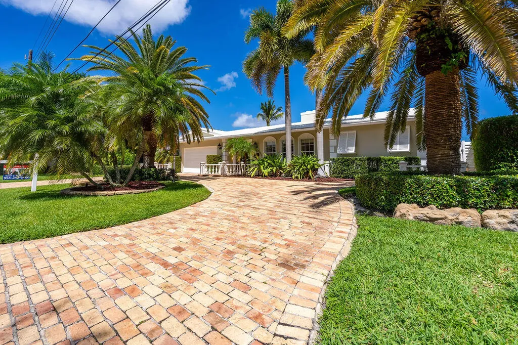 4450 NE 24th Terrace Lighthouse Point FL 33064