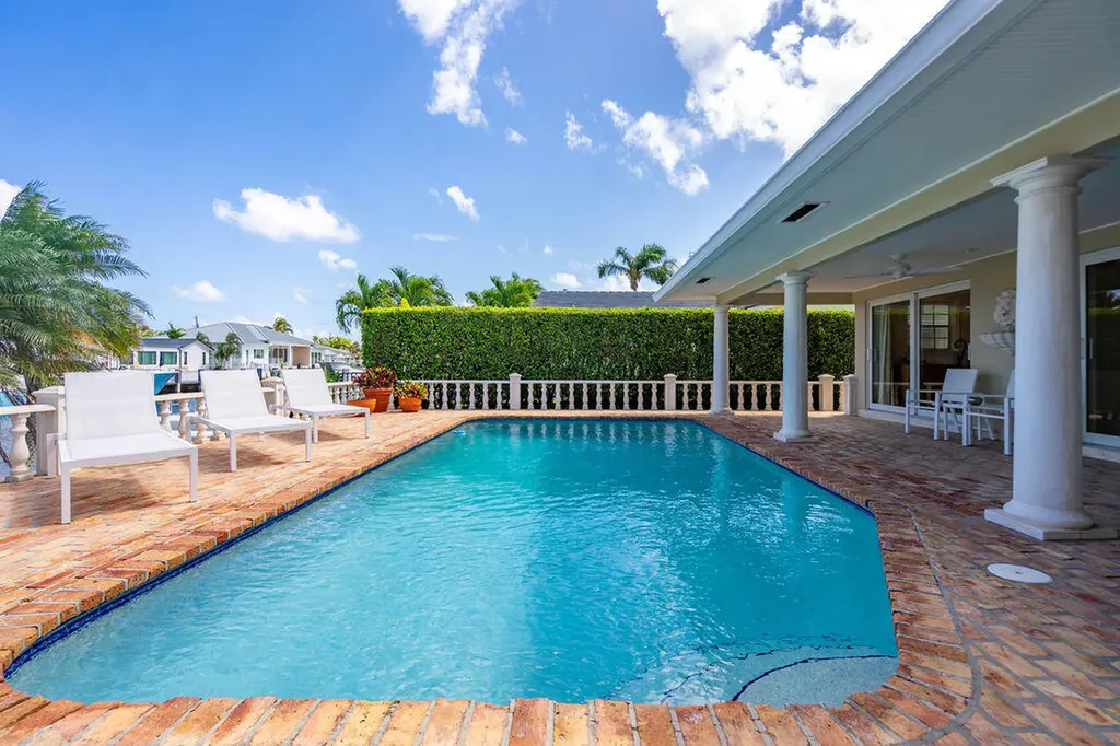4450 NE 24th Terrace Lighthouse Point FL 33064