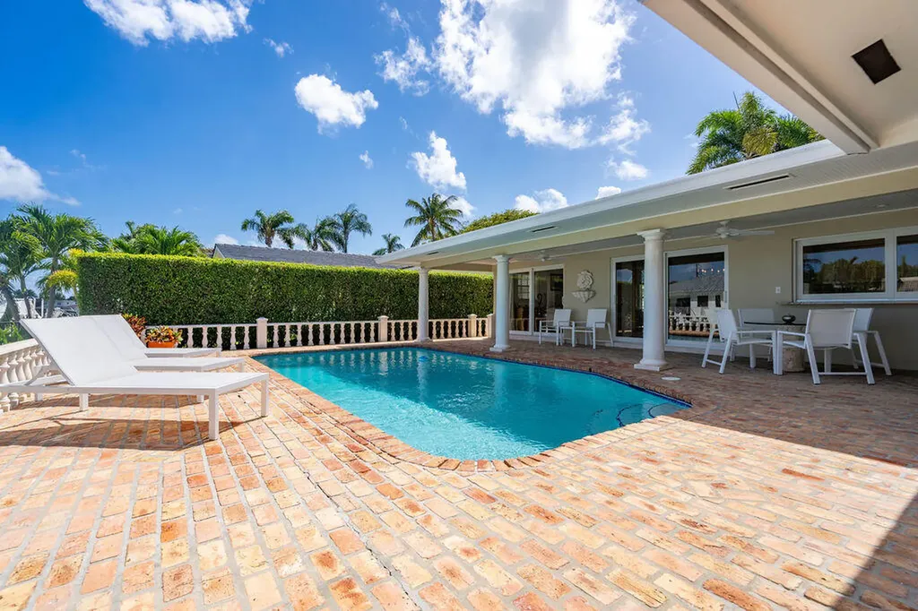 4450 NE 24th Terrace Lighthouse Point FL 33064
