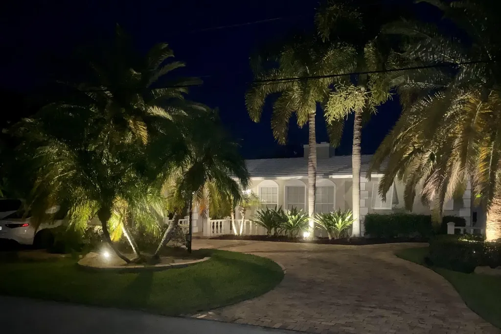 4450 NE 24th Terrace Lighthouse Point FL 33064