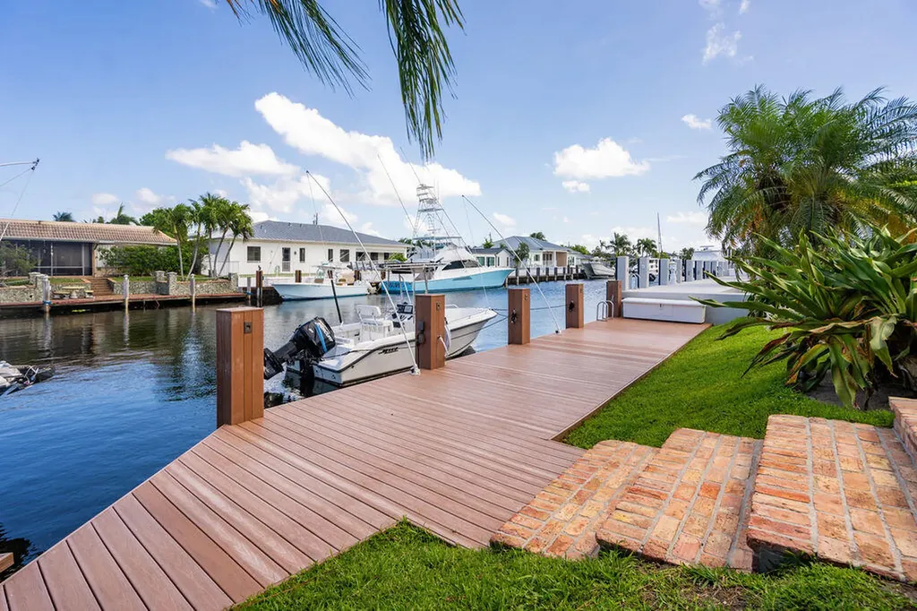 4450 NE 24th Terrace Lighthouse Point FL 33064