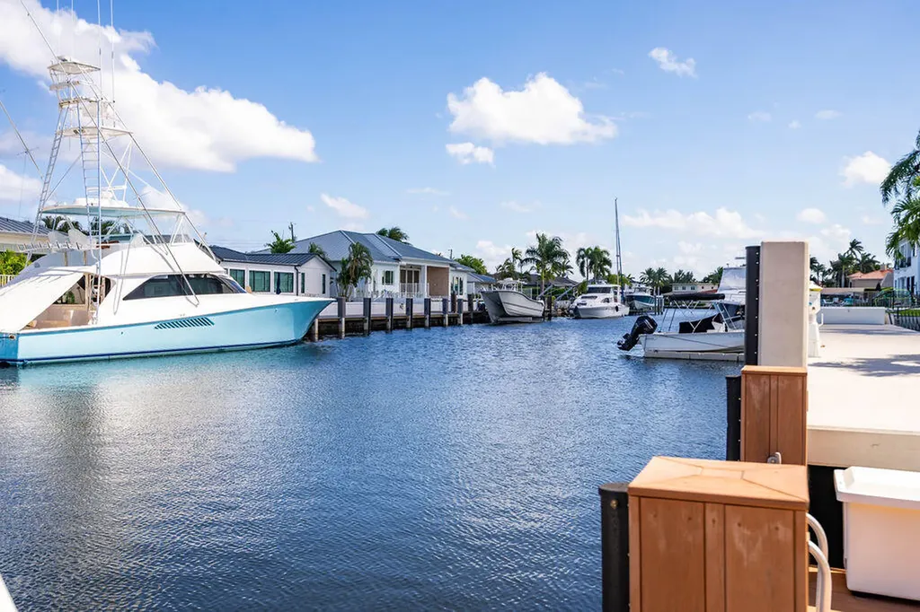 4450 NE 24th Terrace Lighthouse Point FL 33064