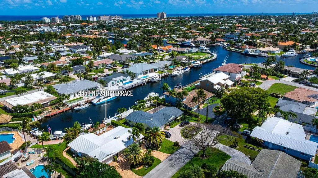 4450 NE 24th Terrace Lighthouse Point FL 33064