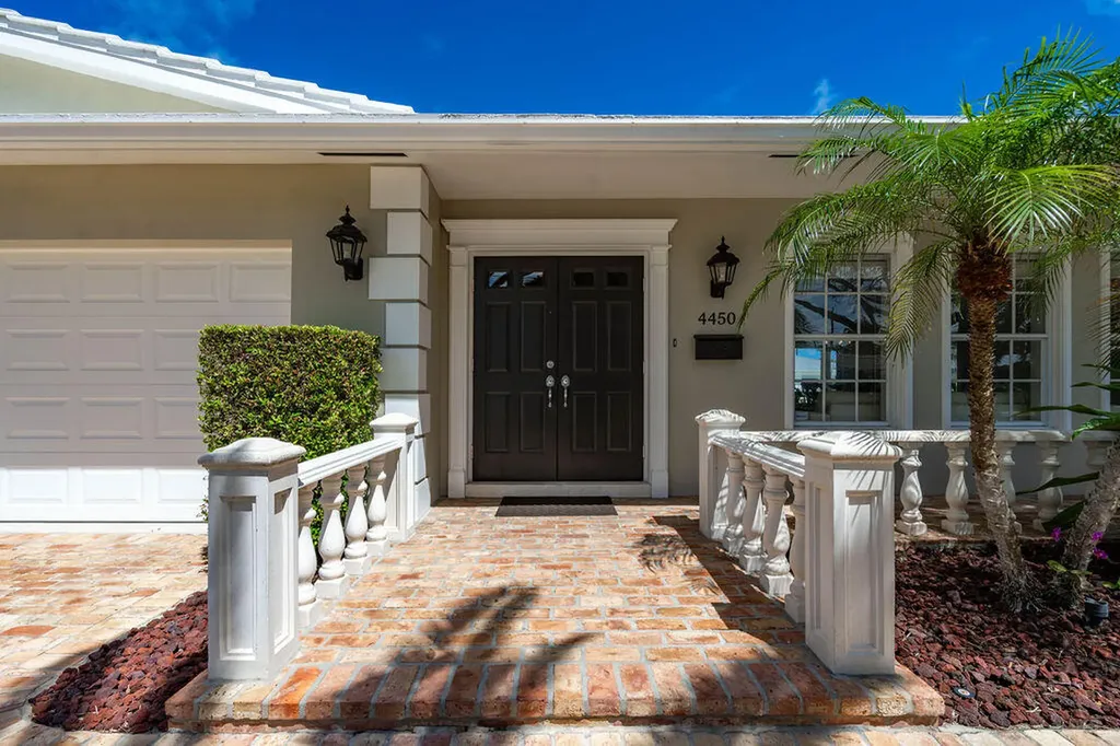 4450 NE 24th Terrace Lighthouse Point FL 33064