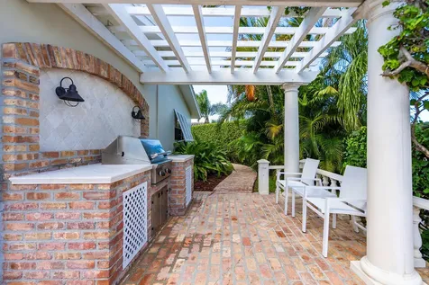 4450 NE 24th Terrace Lighthouse Point FL 33064