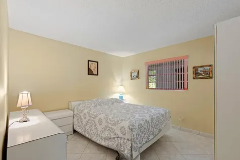 4000 NW 44th Avenue Lauderdale Lakes FL 33319