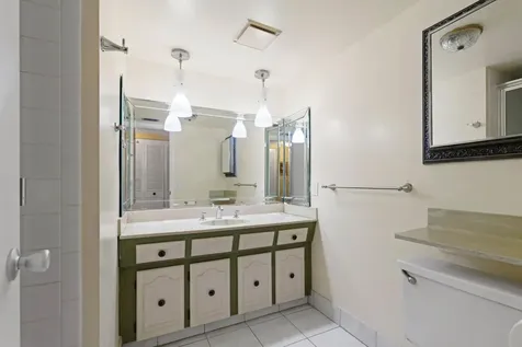 4000 NW 44th Avenue Lauderdale Lakes FL 33319