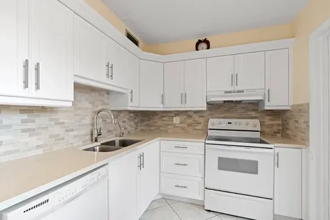 4000 NW 44th Avenue Lauderdale Lakes FL 33319