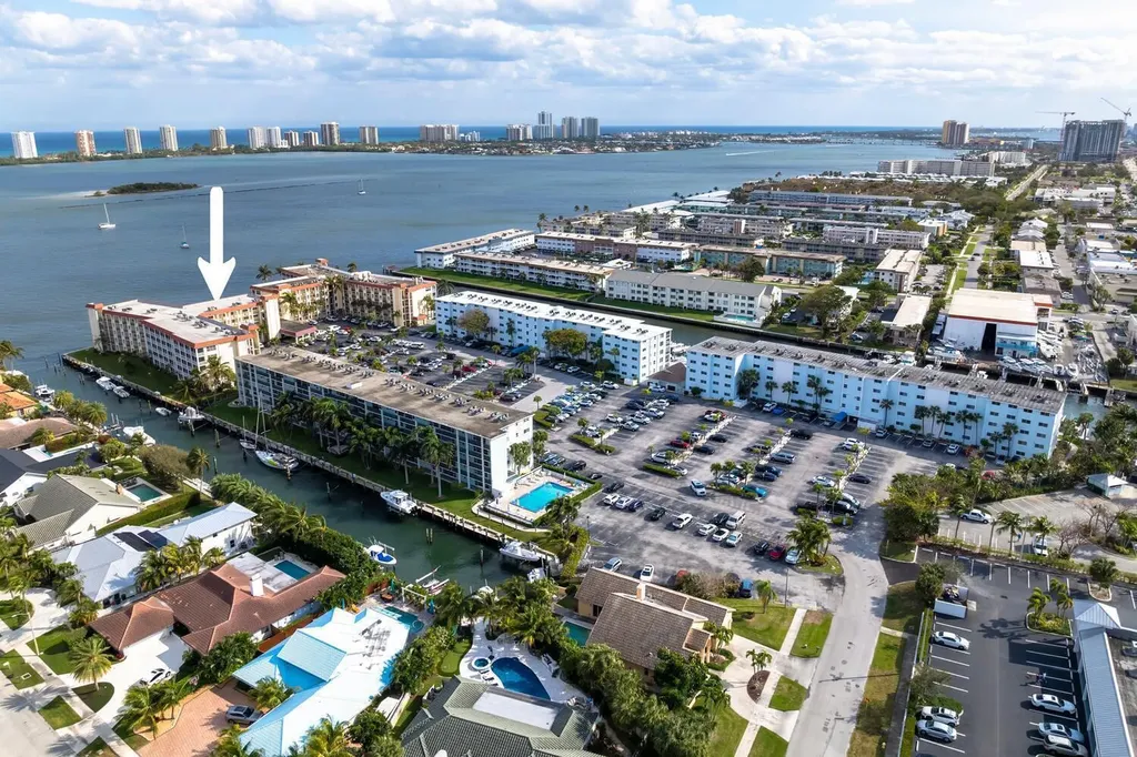 105 Paradise Harbour Boulevard North Palm Beach FL 33408