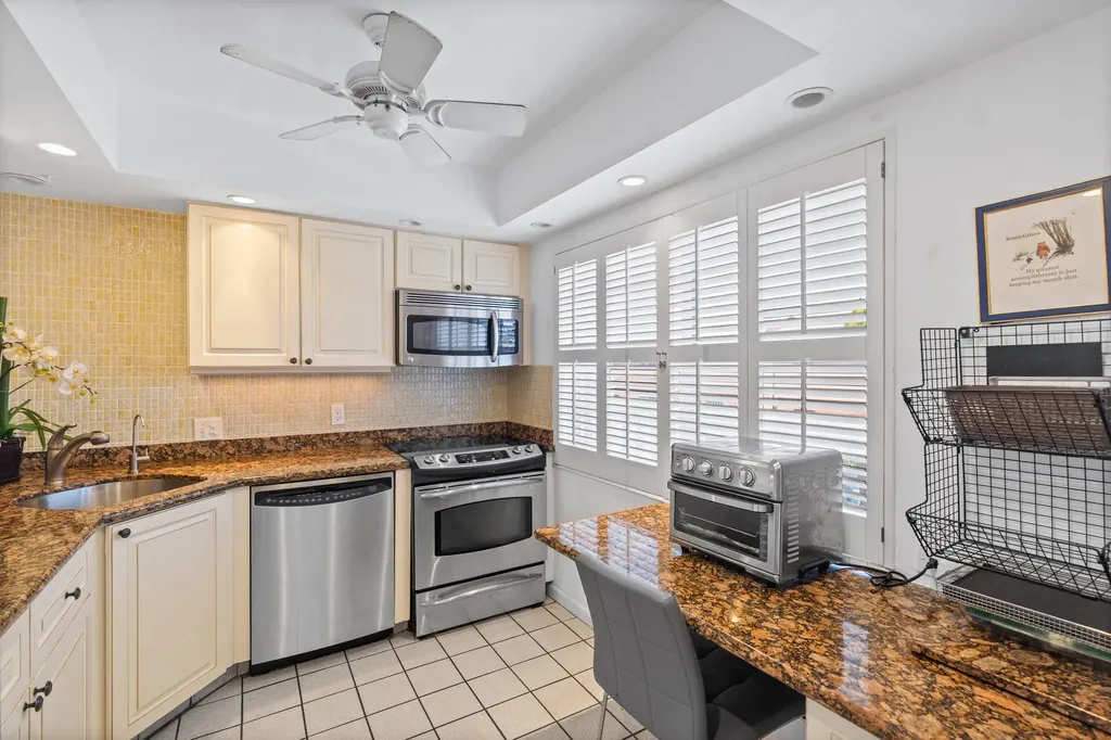 25 SE 13th Street Boca Raton FL 33432