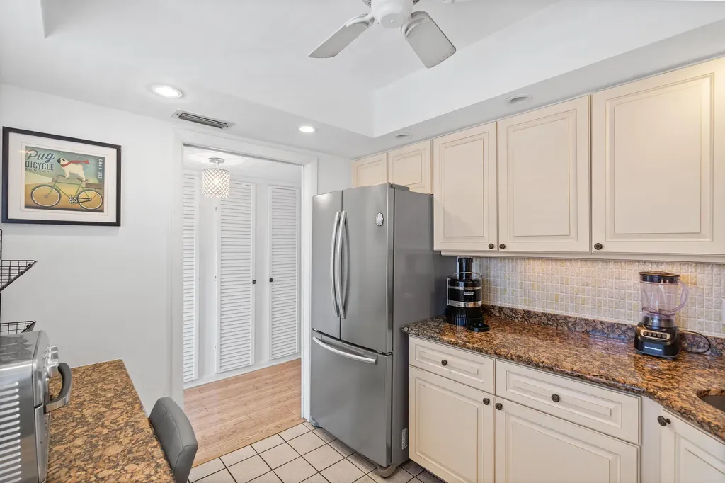 25 SE 13th Street Boca Raton FL 33432