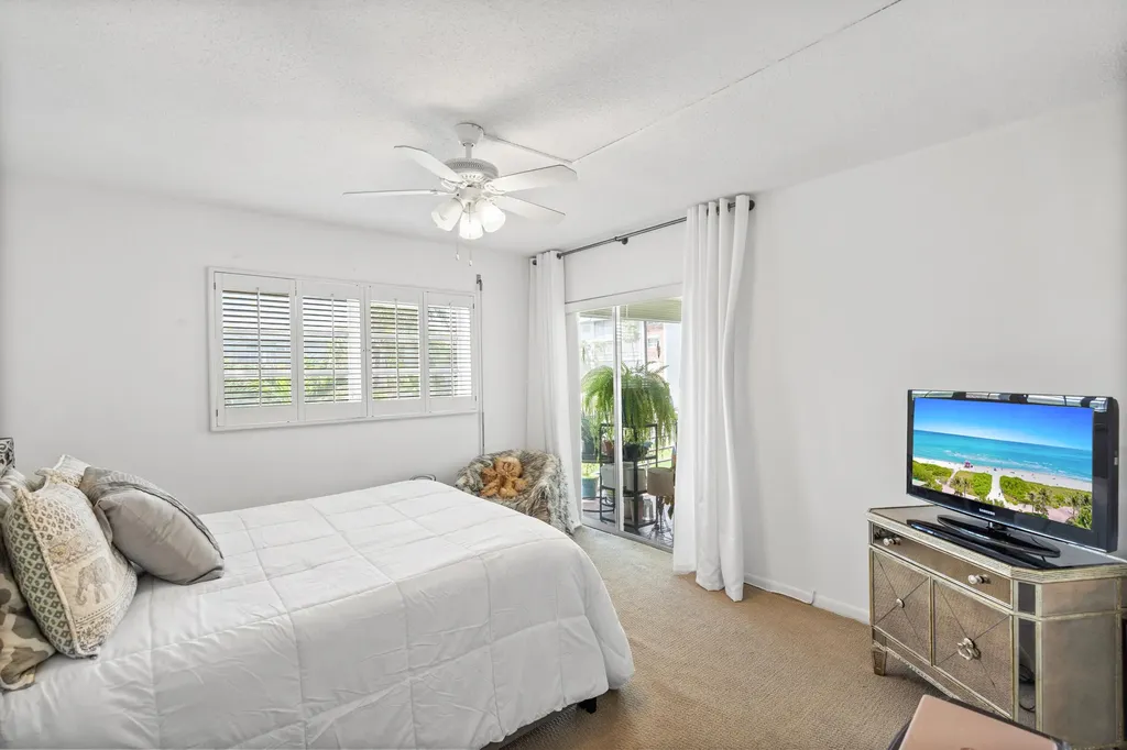 25 SE 13th Street Boca Raton FL 33432